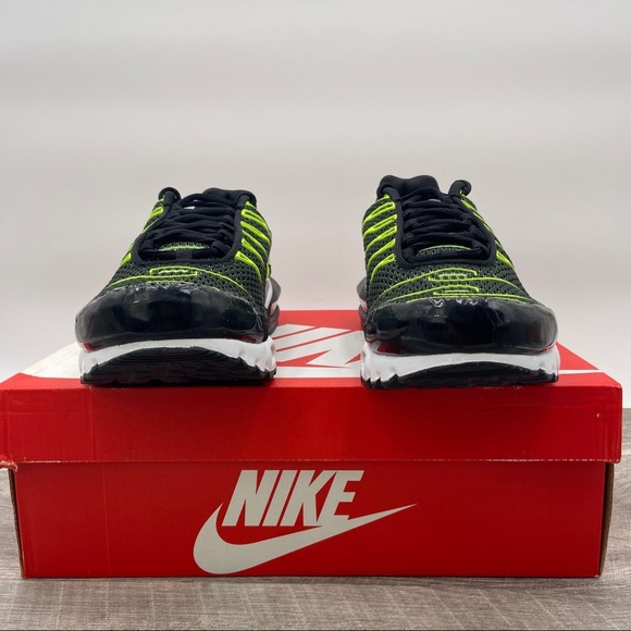 Nike Air Max Plus - Picture 4 of 7